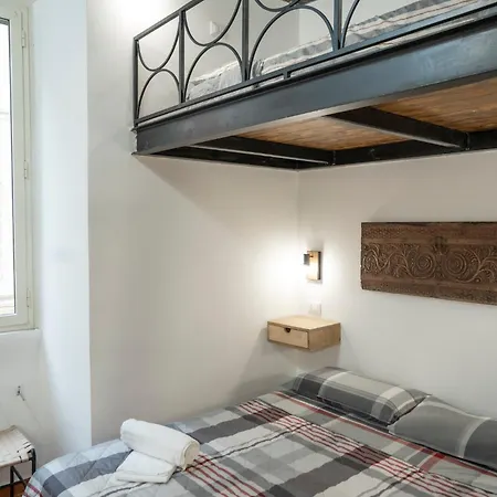 Domus Capocci - Rione Monti * Roma